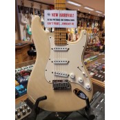 (Used) Fender American Standard Stratocaster White Blond Maple Neck 1999